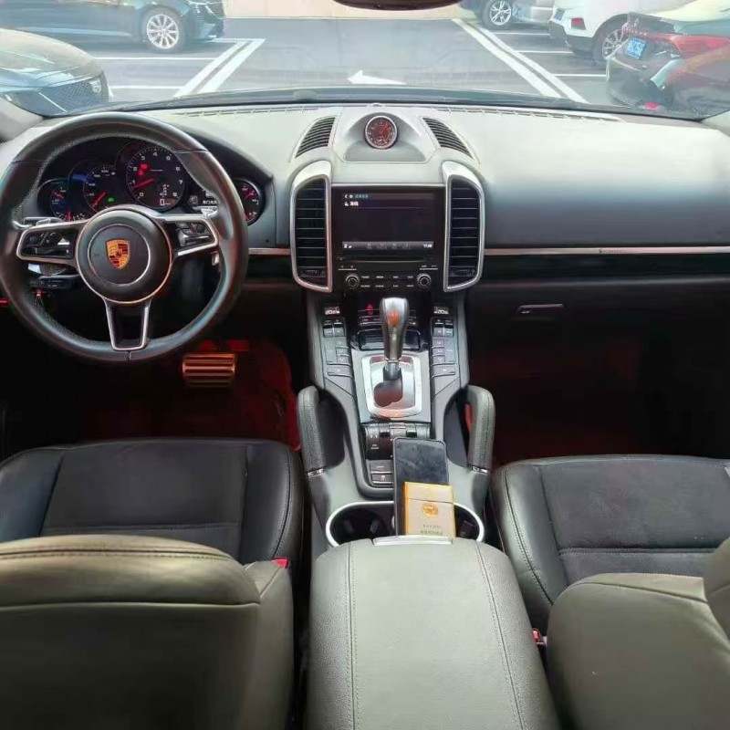 秦皇岛18年保时捷卡宴5