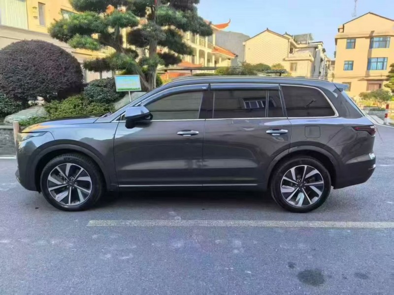 衢州22年理想理想ONE8