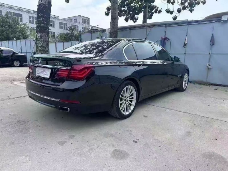 青岛14年宝马7系8