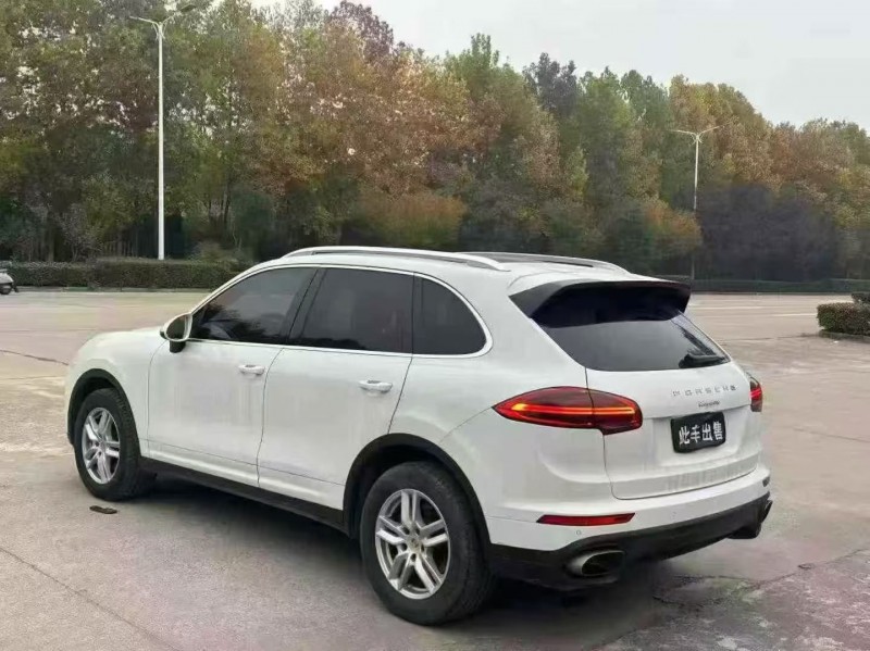 平顶山17年保时捷卡宴8