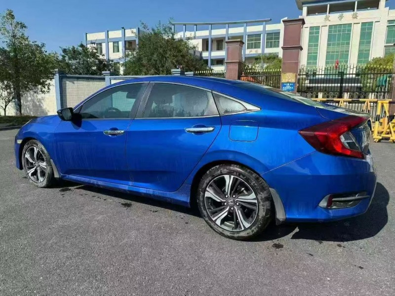 珠海17年本田思域7