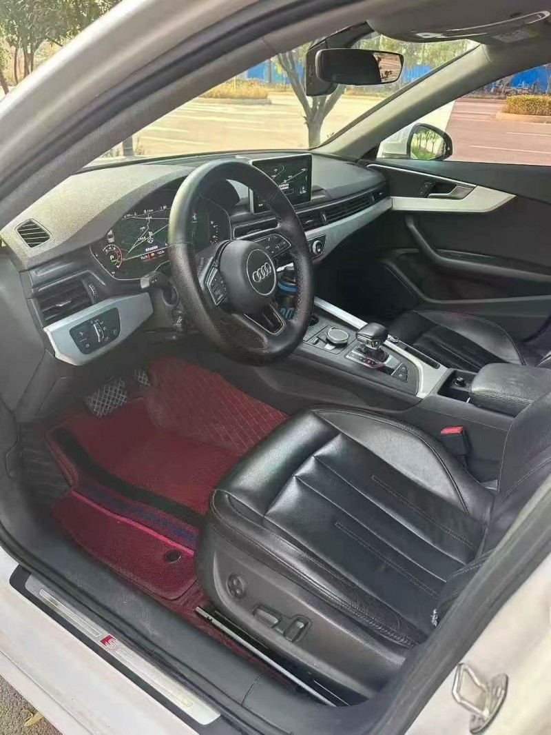 烟台19年奥迪A4L4