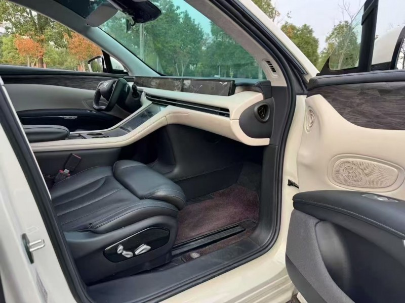 常州25年智己LS76