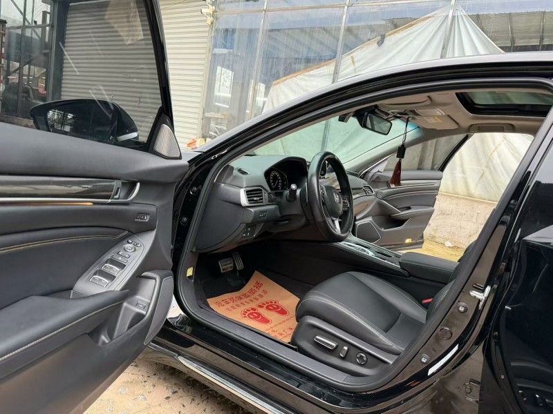 徐州23年本田雅阁4