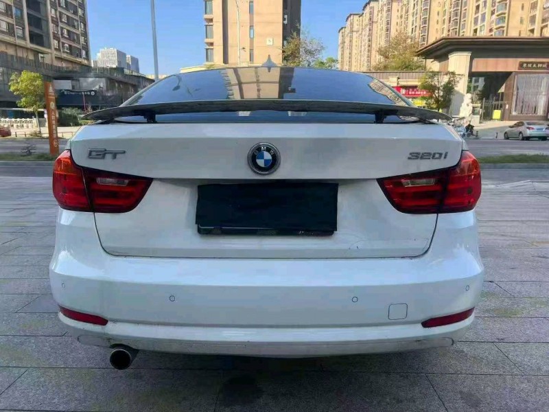 九江15年宝马3系8