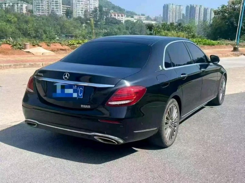 厦门19年奔驰E8