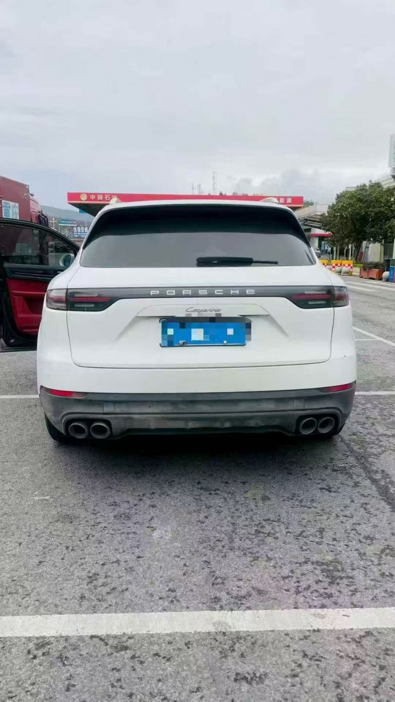 青岛19年保时捷卡宴9