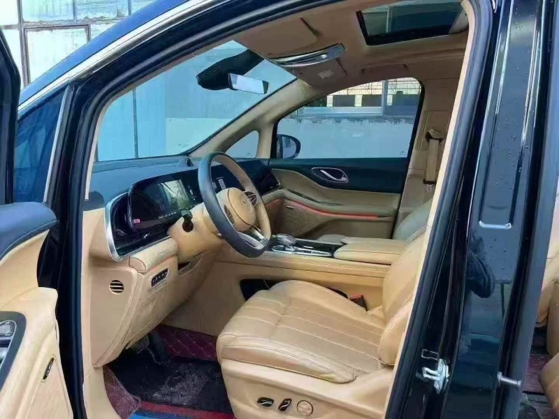 东营24年岚图汽车梦想家5