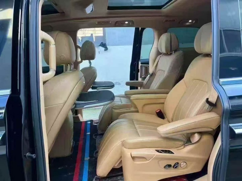 东营24年岚图汽车梦想家7