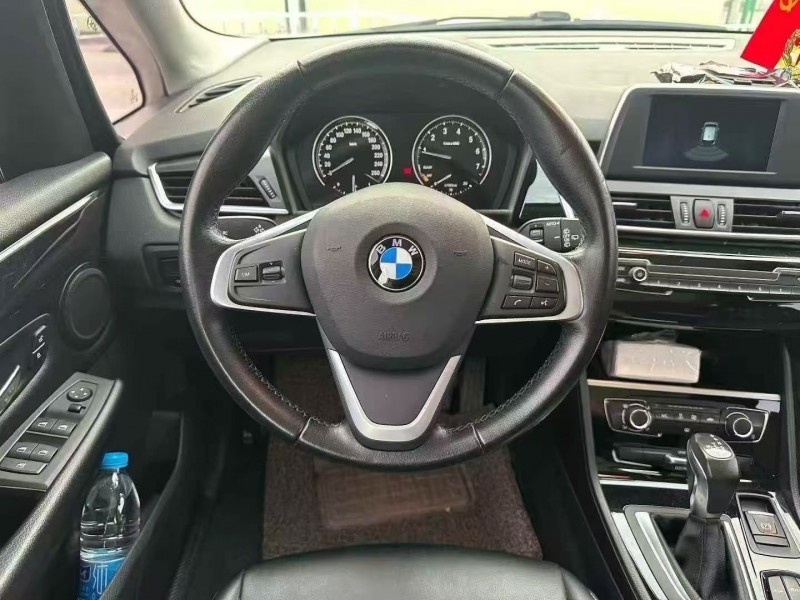 杭州19年宝马2系5