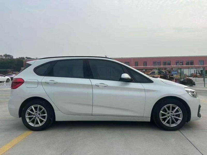 杭州19年宝马2系8