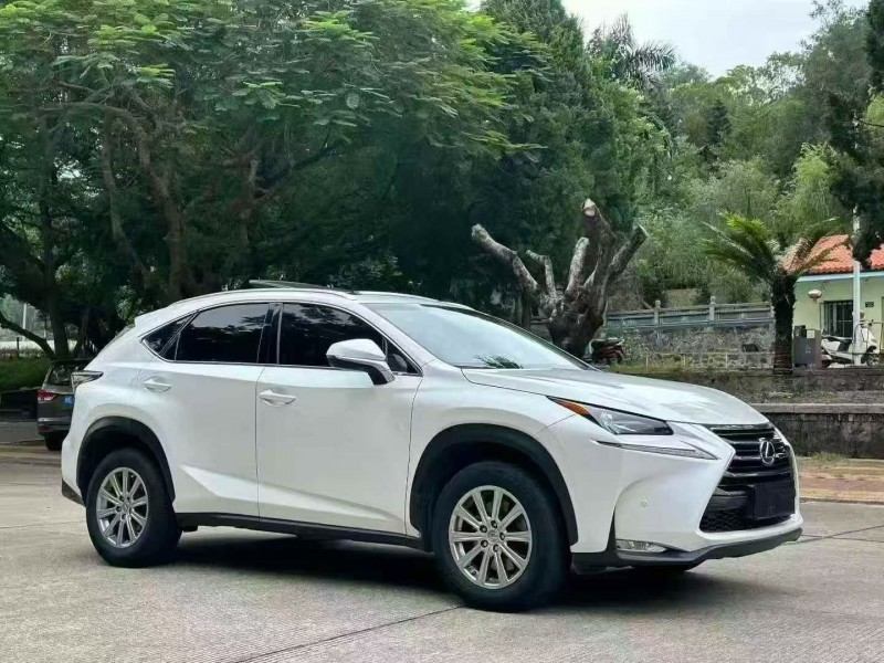 三明15年雷克萨斯NX3