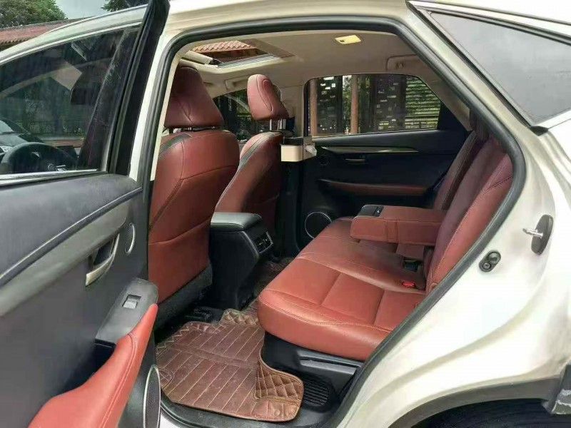 三明15年雷克萨斯NX4