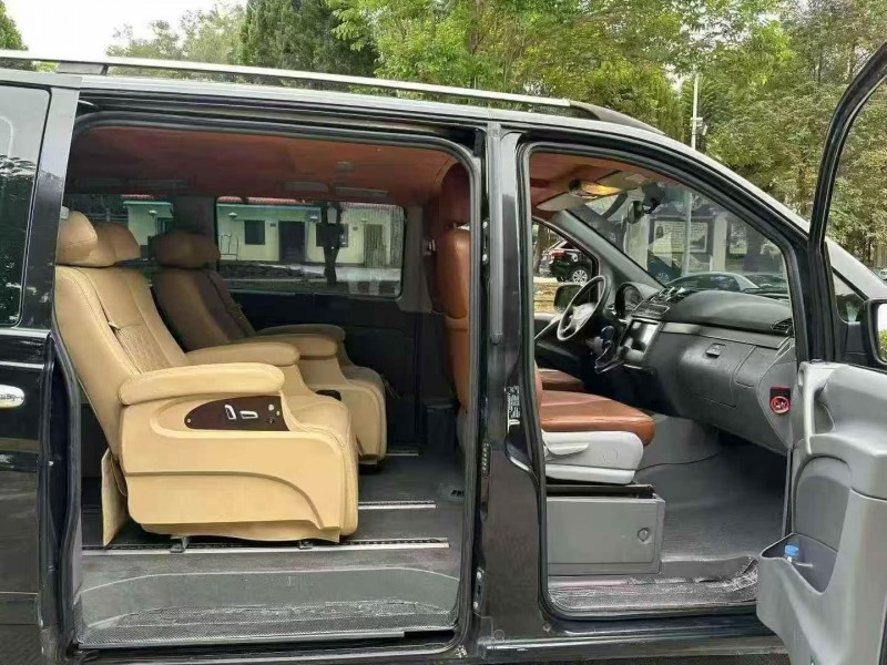 泉州13年奔驰威霆5