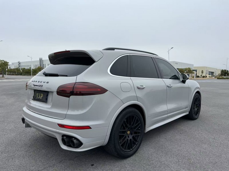 盐城15年保时捷卡宴8