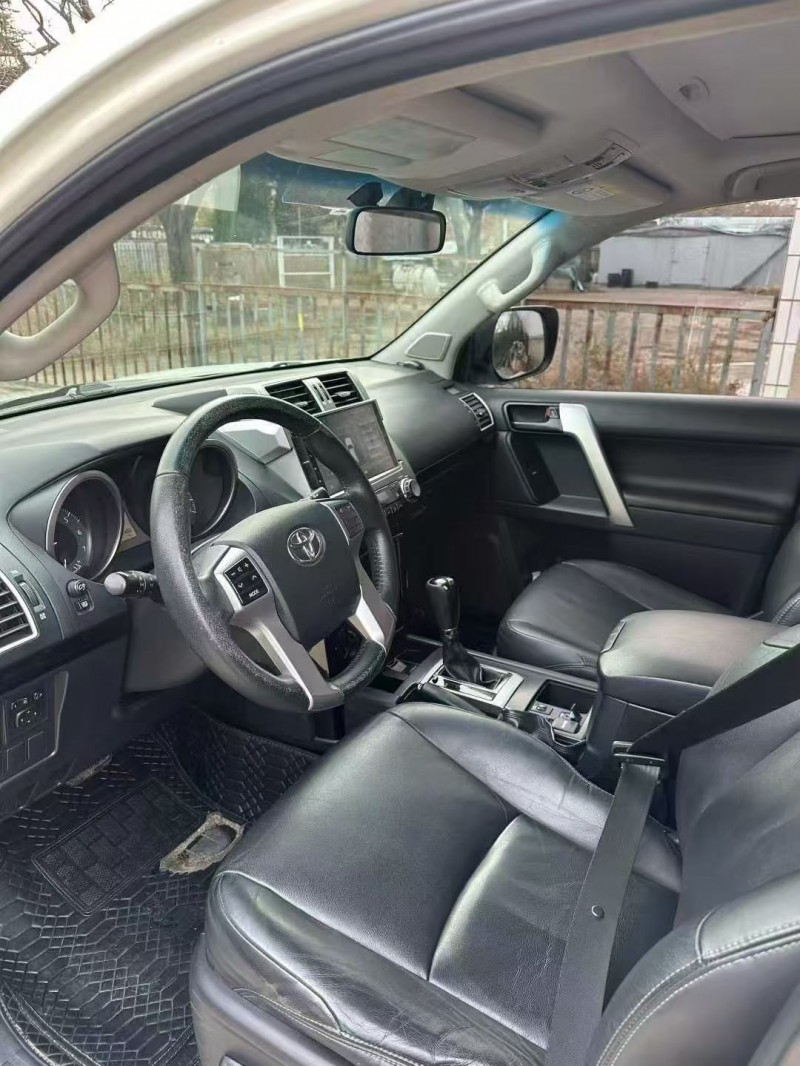 东营16年丰田普拉多5