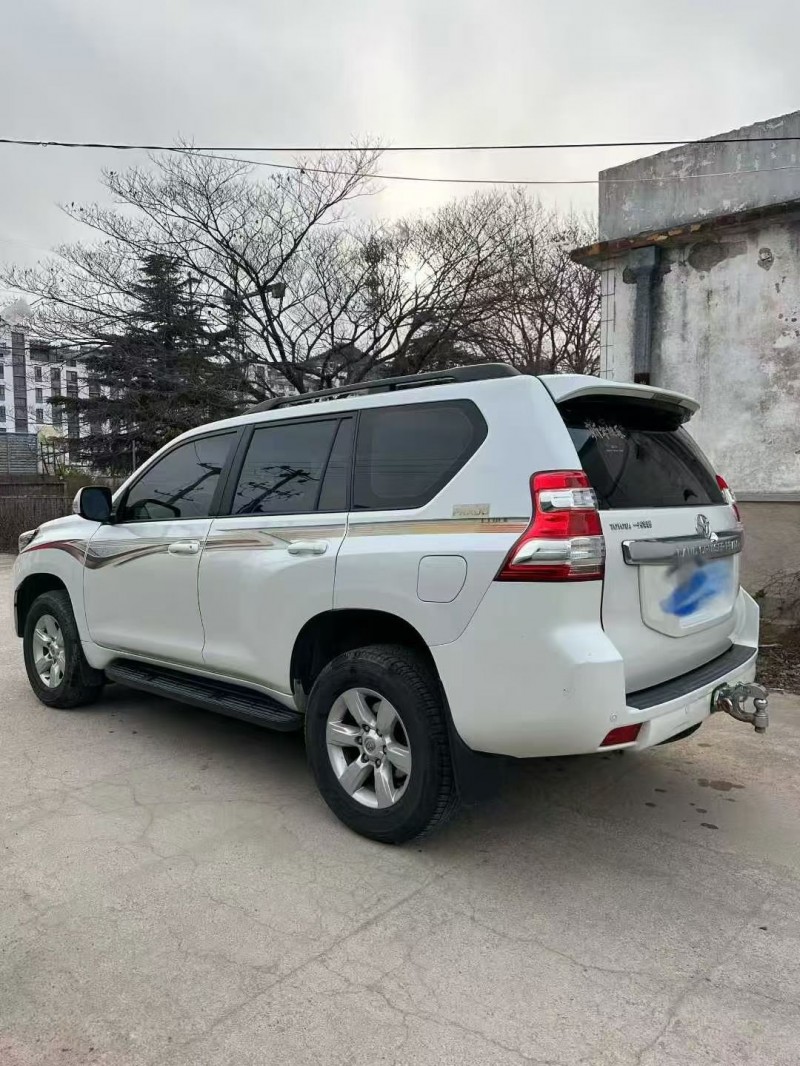 东营16年丰田普拉多7