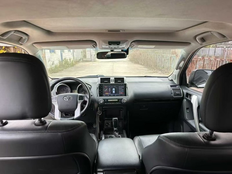 东营16年丰田普拉多8