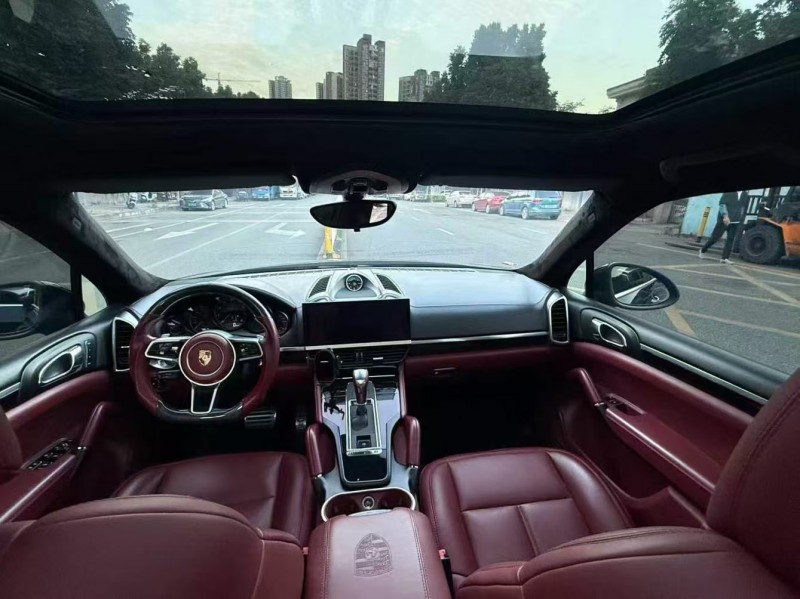 广州10年保时捷卡宴7