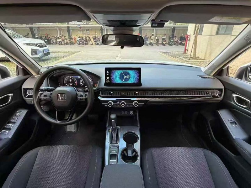 汕头25年本田型格5