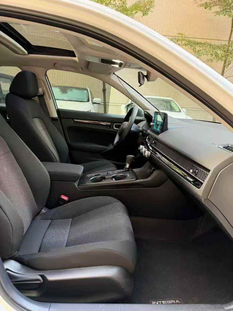 汕头25年本田型格6