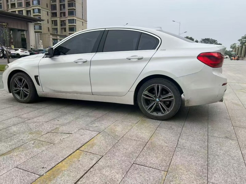 萍乡18年宝马1系8