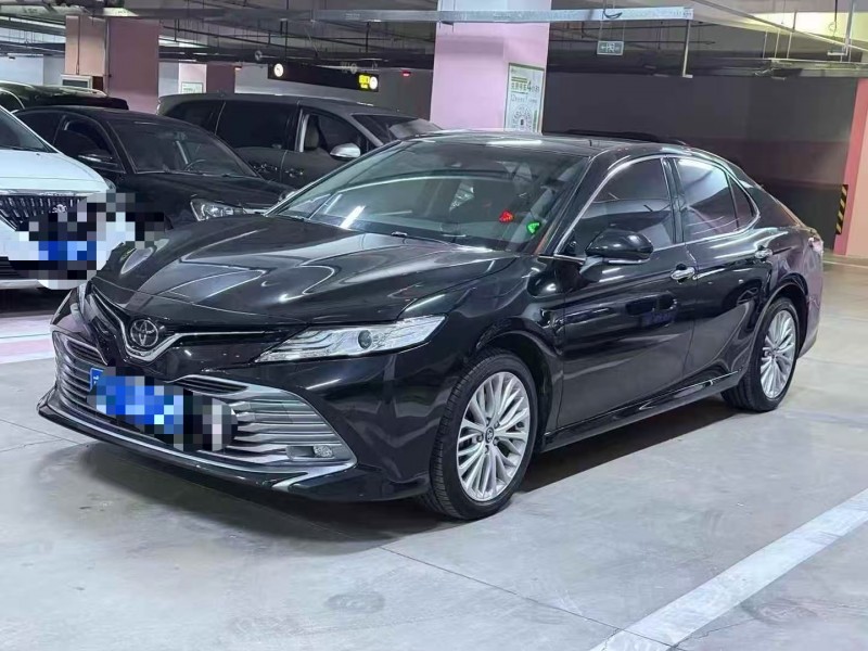 沧州21年丰田凯美瑞3