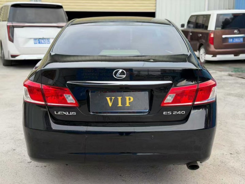 茂名10年雷克萨斯ES8