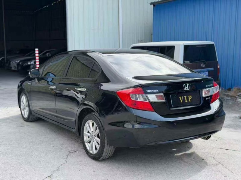 茂名13年本田思域2