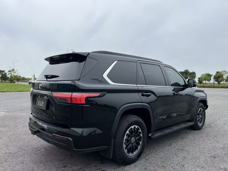 盐城25年丰田红杉8