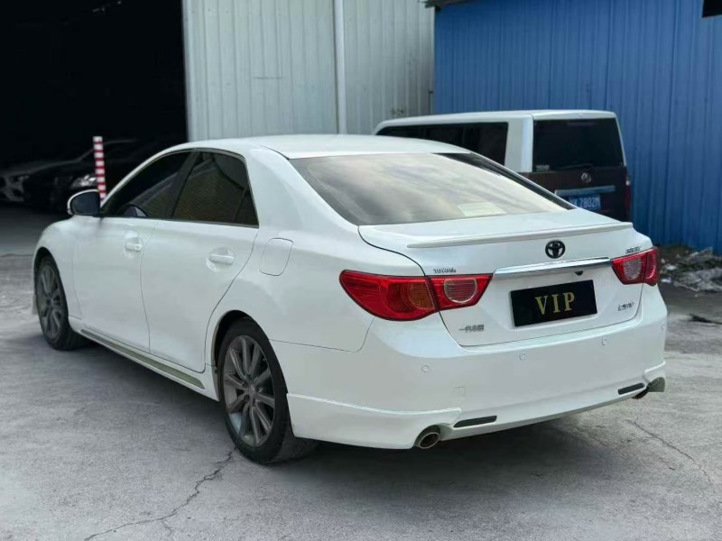 茂名13年丰田锐志4