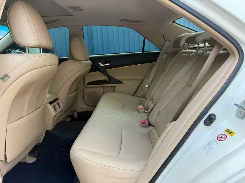 茂名13年丰田锐志9