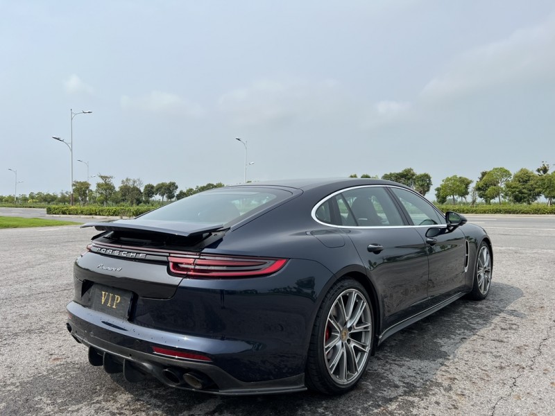 盐城20年保时捷帕拉梅拉8