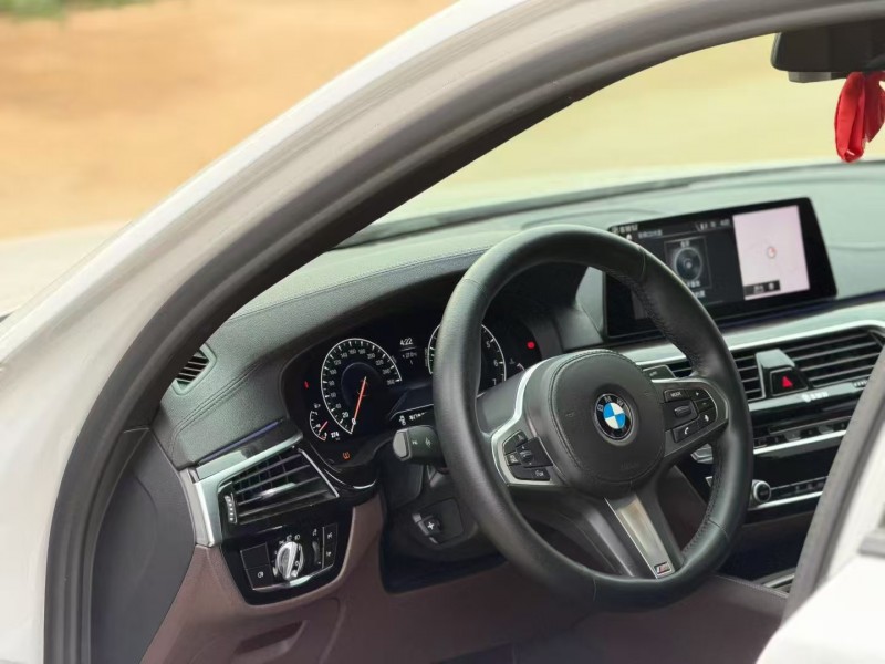 茂名19年宝马5系9