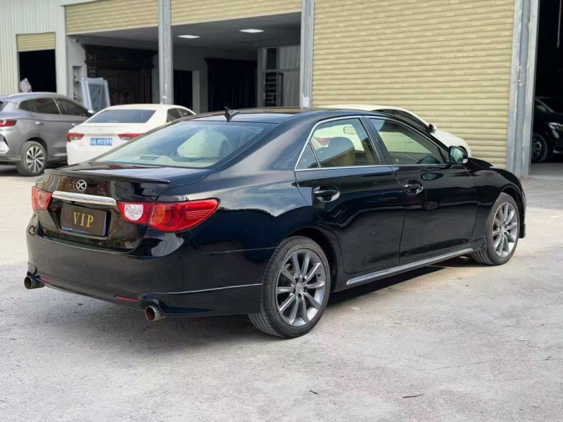 茂名13年丰田锐志8