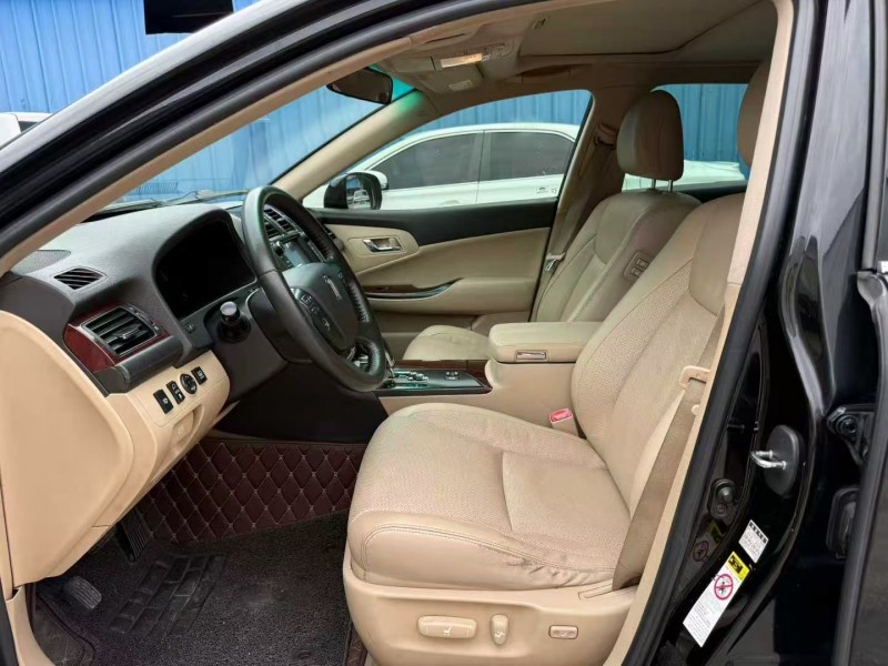 茂名12年丰田皇冠4