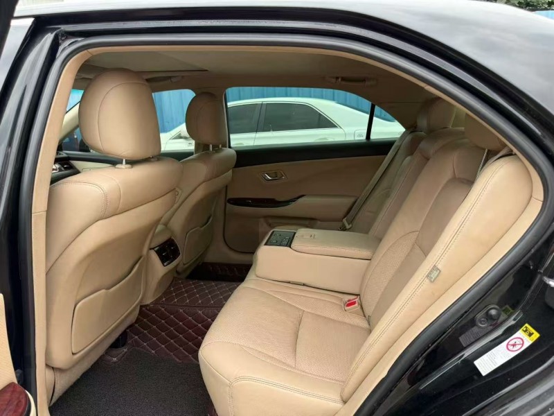 茂名12年丰田皇冠6