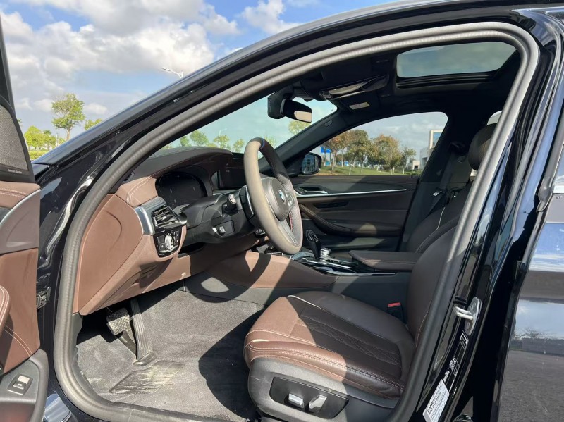 盐城24年宝马5系4