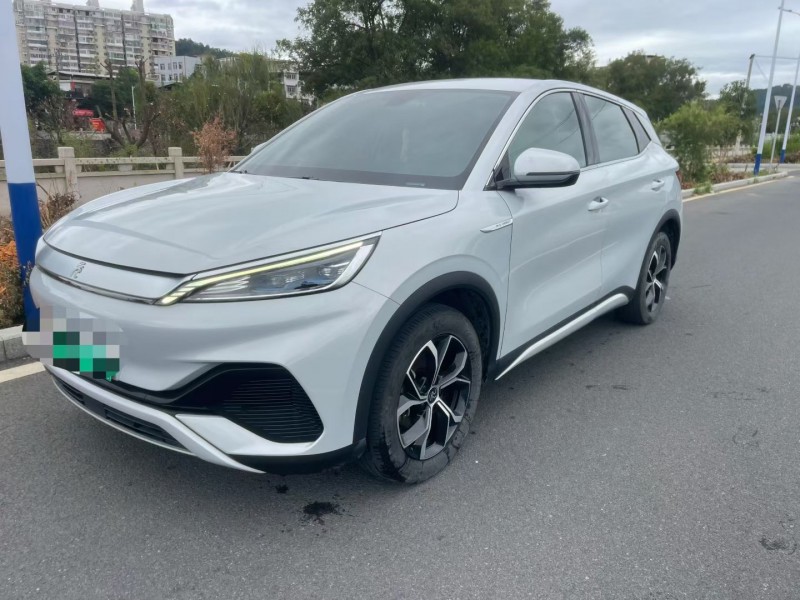 厦门22年比亚迪元2