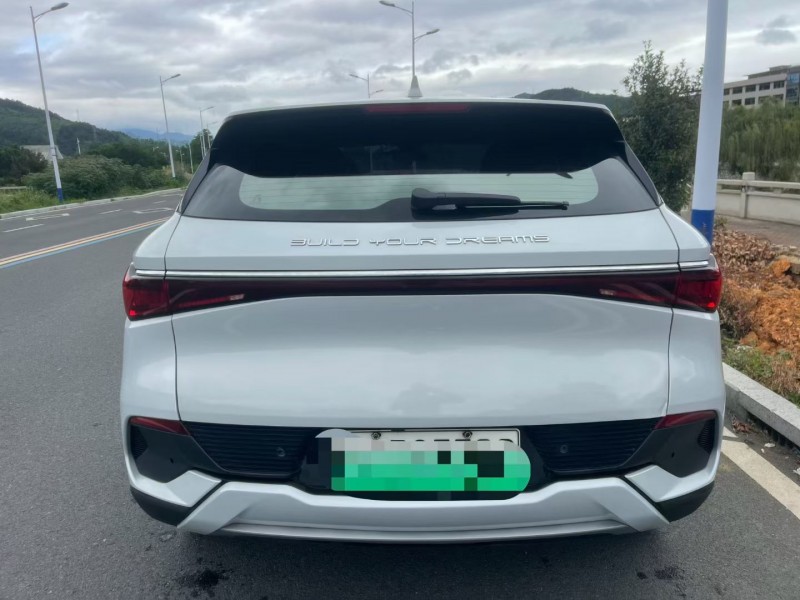 厦门22年比亚迪元3