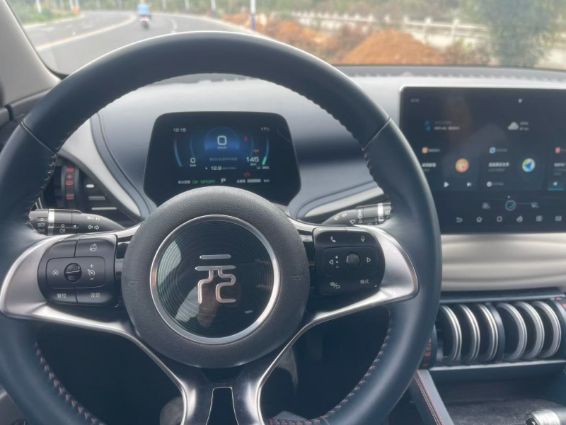 厦门22年比亚迪元7