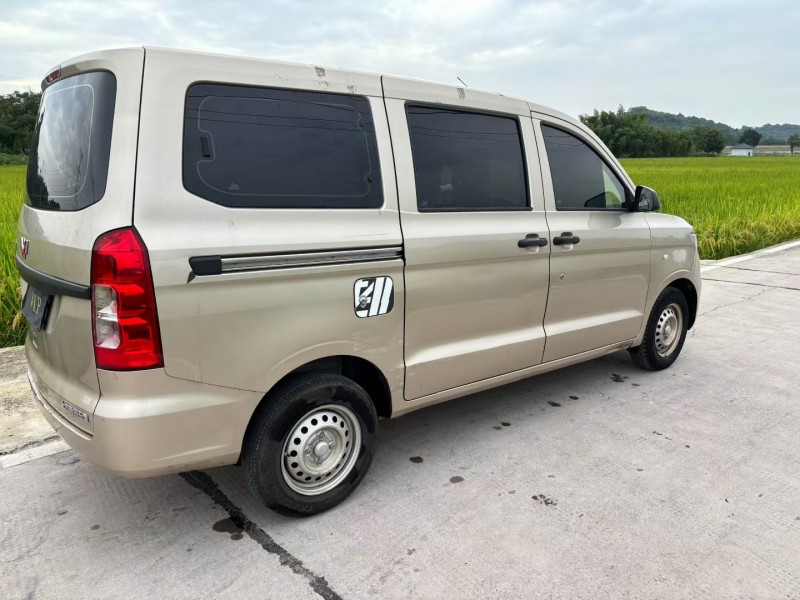 杭州22年五菱汽车宏光9