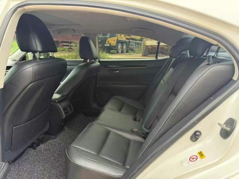 茂名13年雷克萨斯ES6