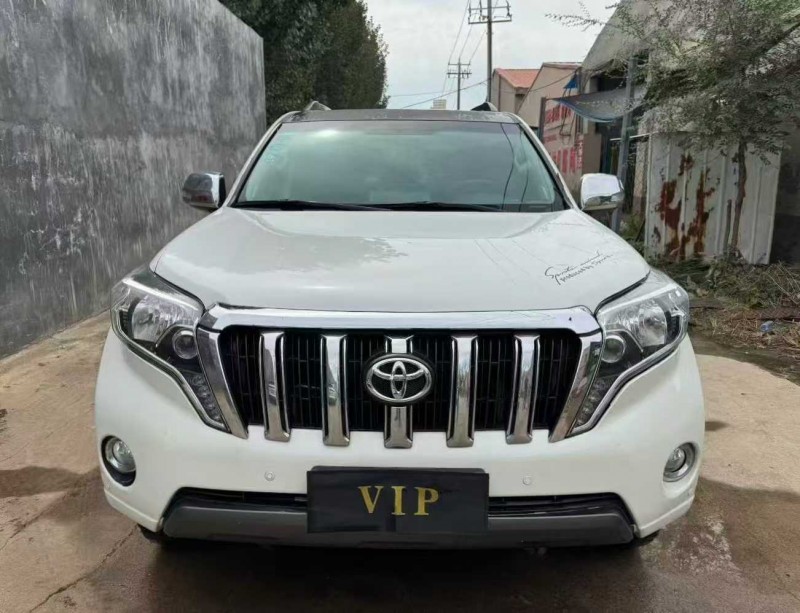 青岛16年丰田普拉多1