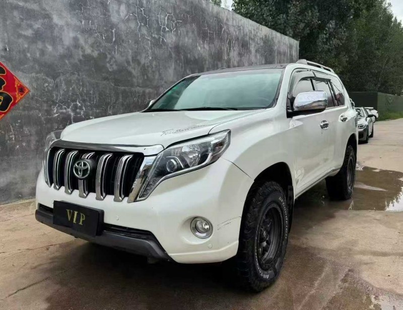 青岛16年丰田普拉多3