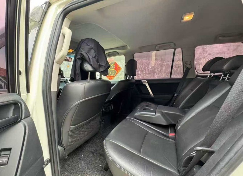 青岛16年丰田普拉多5