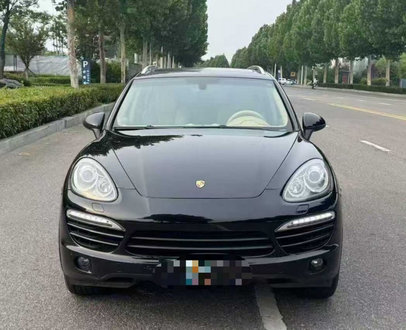 青岛11年保时捷卡宴1