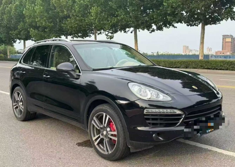 青岛11年保时捷卡宴2