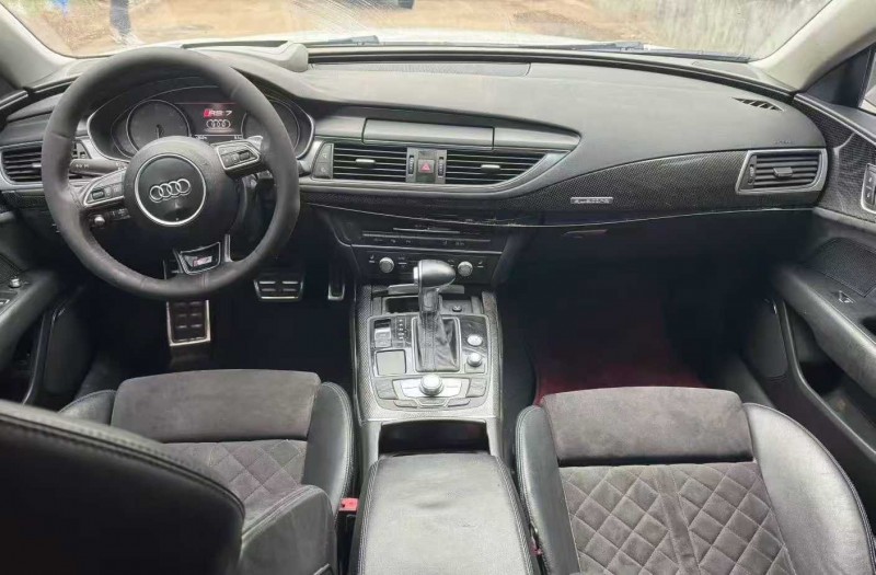 青岛13年奥迪S74