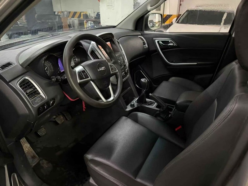 成都18年江铃域虎4